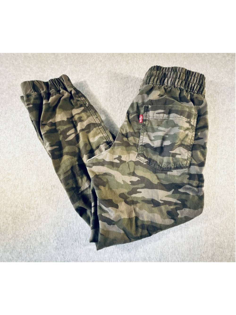 Levi’s Women’s XS Green Camo Cargo Jogger Pants Drawstring Elastic Waist